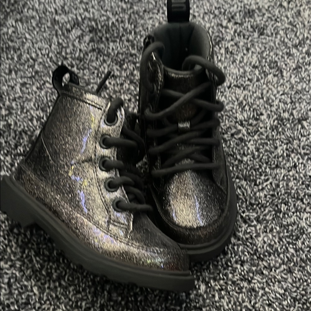 Robley Glitter Boot UGG